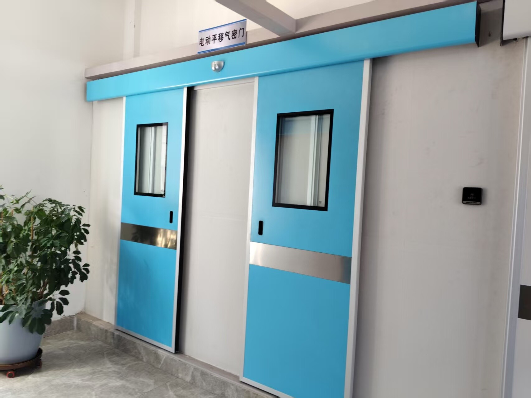 醫(yī)用(yòng)電(diàn)動平移門(mén)