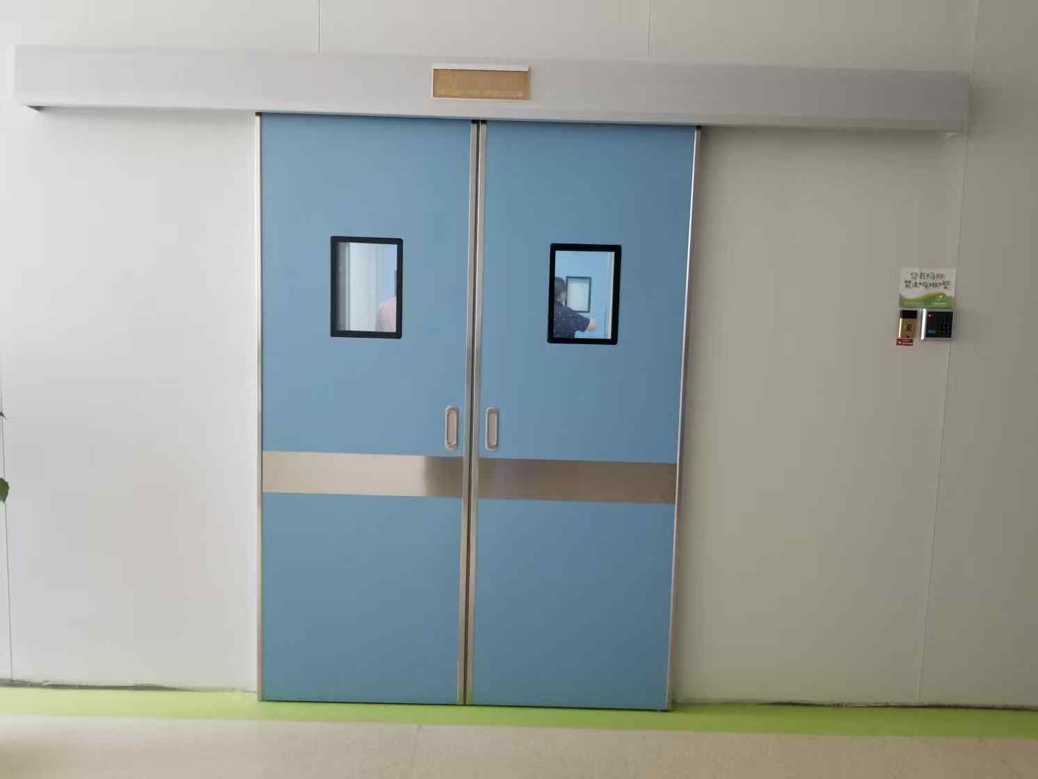 醫(yī)用(yòng)電(diàn)動平移門(mén)